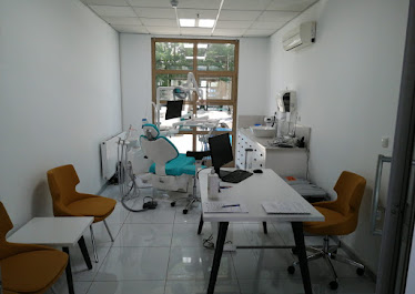 Diş Hekimi Kübra ÇAKIR ŞAHİN