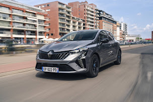 Photo n°2 de Garage Cretaz à Asnières-sur-Seine (Distributeur de véhicules électriques)