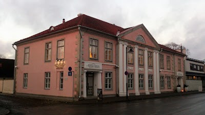 Photos of Arensburgi K&uuml;lalistemaja