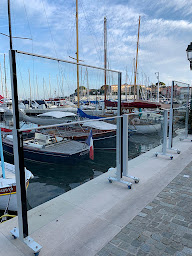 Photo n°10 de SERCO HOLDING FRANCE à Beaulieu-sur-Mer (Magasin de stores et de rideaux)