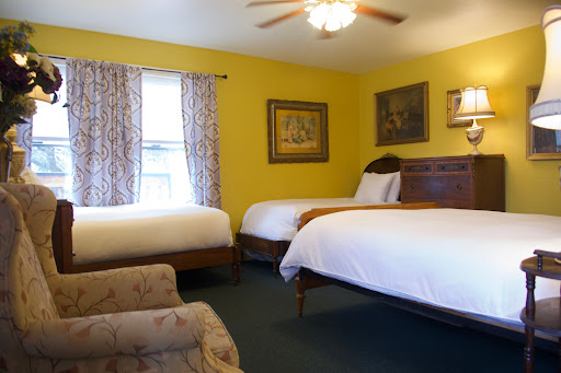 Yosemite Bug Rustic Mountain Resort - Thumbnail