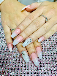 Photo n°1 de Christelle Ongles à Oullins-Pierre-Bénite (Salon de manucure)