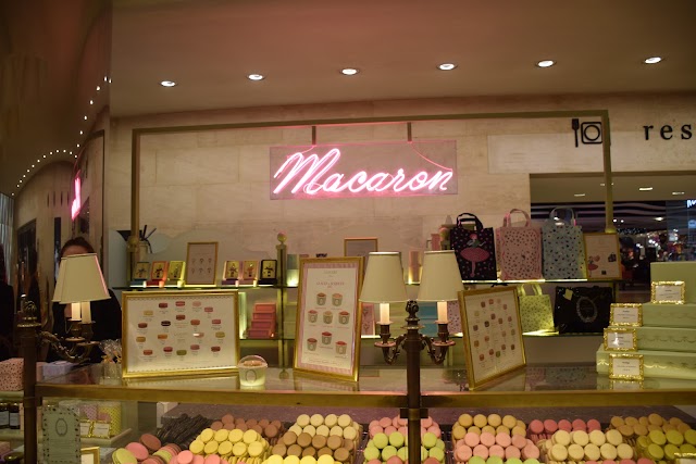 Ladurée Carrousel du Louvre