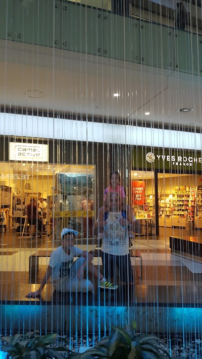 Photos of Kings Avenue Mall