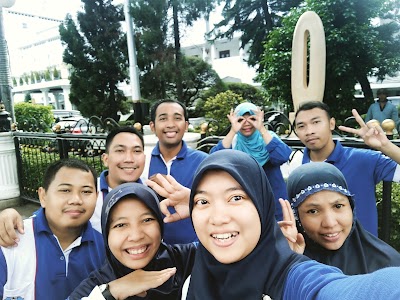 Photos of Kilometer Zero monument Surabaya