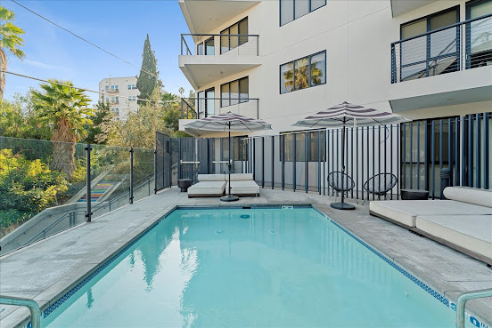 Vica Silverlake by null