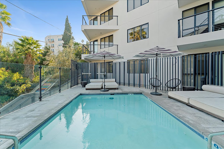 Vica Silverlake by null