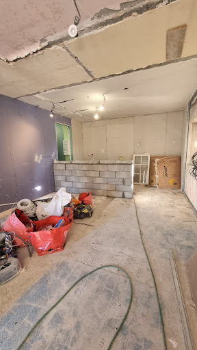 Le chantier à Villeneuve-Loubet continue de prendre...