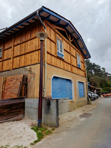 Photo de Charpentier couvreur R.E.VILLA Rénovation,Entretien,Villa à Audenge (33980)