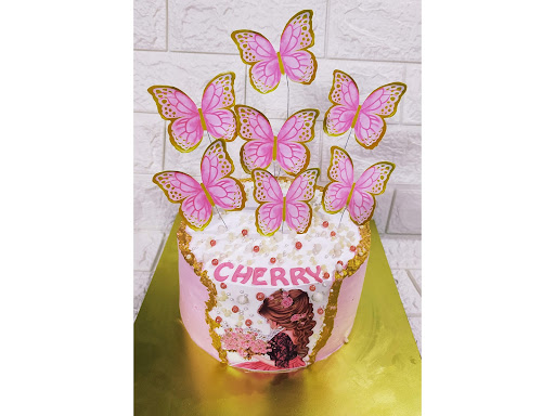 Butterflies theme cake post image