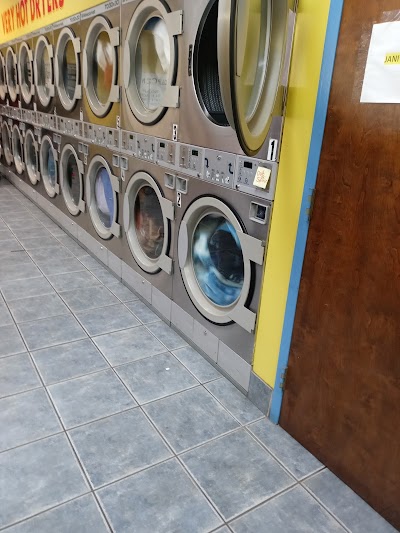 Wash Away Coin Laundry (Lavanderia)