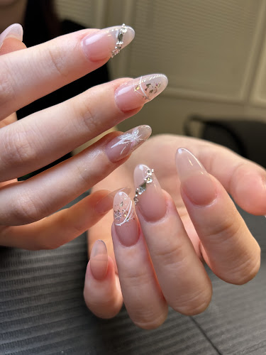 Mage Brush Nail interior view