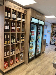 Photo n°4 de L'entraygues à Saint-Michel (Marchand de journaux)