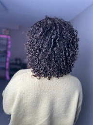 Photo n°13 de LCY coiffeur hybride (Angéla coiffeur privé) à Valence (Salon de coiffure)