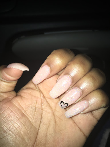 First For Nails - Visual