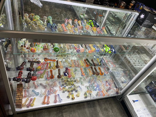 Smoke Lot Smoke Shop - Thumbnail