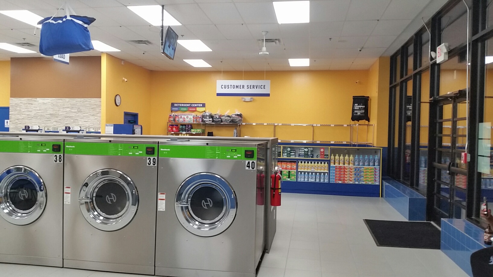 Laundromax facility with washing machines in West Haven