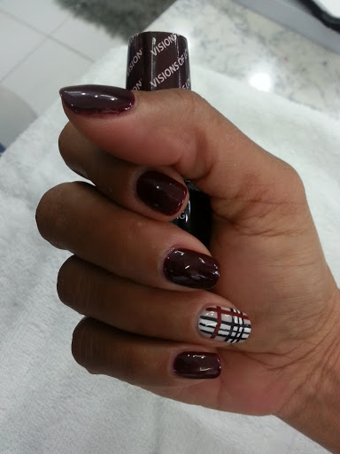 A V Nails - Visual