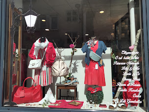 Photo n°4 de L'armoire de Julie à Connerré (Magasin de vêtements pour femmes)