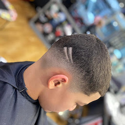 Photo n°5 de Barber Game - Barbier coiffeur Levallois Perret à Levallois-Perret (Magasin d'articles de coiffure pour hommes)