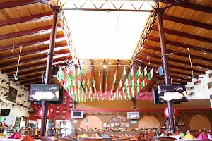 Los Correa image