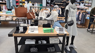 Photo n°12 de Urban Culture à Champagne-au-Mont-d'Or (Magasin de vêtements)