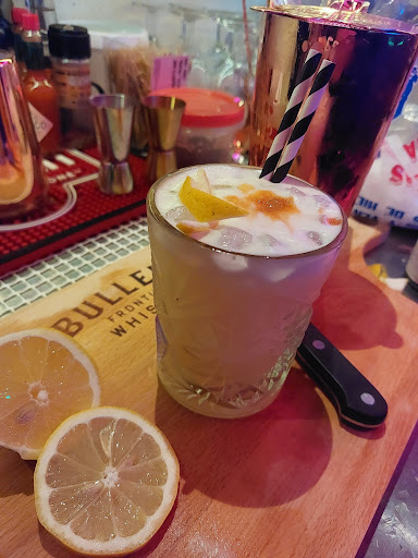 Hals pub - Visual