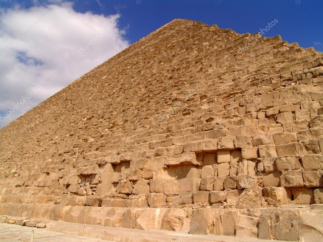 Pyramid of Khafre