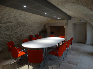 Photo n°3 de Mairie à Chambolle-Musigny (Mairie de village)