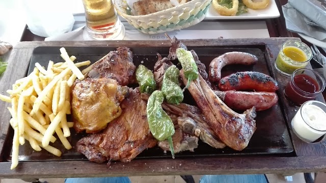 Acqua Bar & Steakhouse