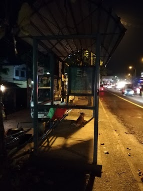 Siebel Avenue Bus Stop, Author: Sanjeewa Pushpa Kumara