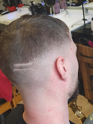 Photo n°4 de New looks à Saint-Lô (Salon de coiffure)