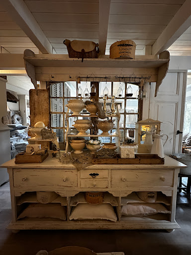 Klein Lönneberga / Shabby Chic Gallery - Germany