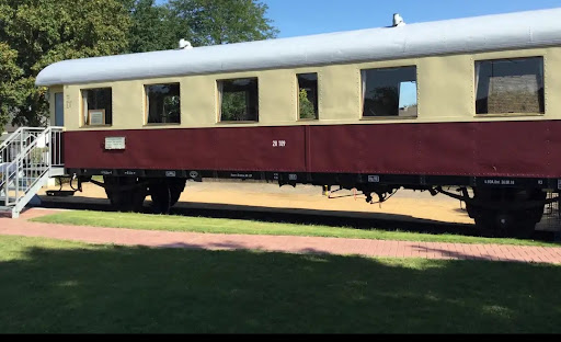 Mehrgenerationenplatz/Stammtisch Express - Thumbnail