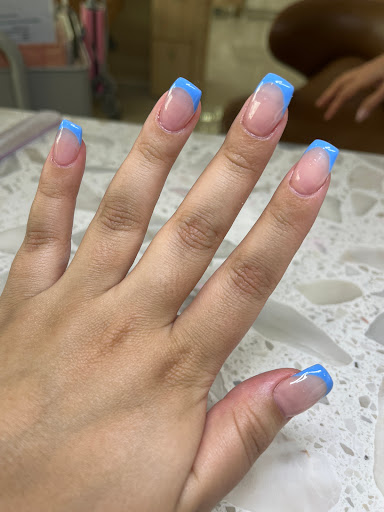 Varnish Nail Bar - Thumbnail