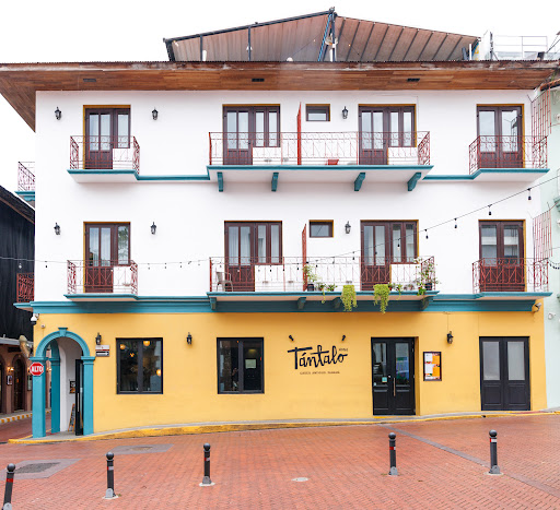Tántalo Hotel / Kitchen / Roofbar