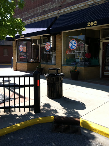 Rising Stars Boutique & Greek - United States