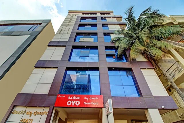 OYO 76570 New Fort Premium