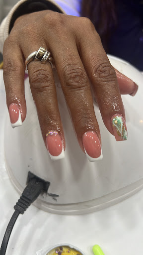D'chloe Nails - Visual