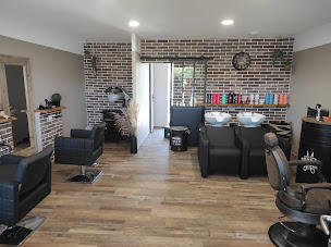 Photo n°5 de L’atelier de Floriane à Malicorne-sur-Sarthe (Salon de coiffure)