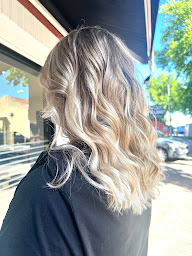 Photo n°19 de Ni Court Ni Long - Salon expert Kérastase à Orange (Salon de coiffure)