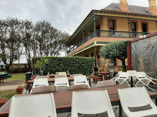 Shaws Bay Hotel