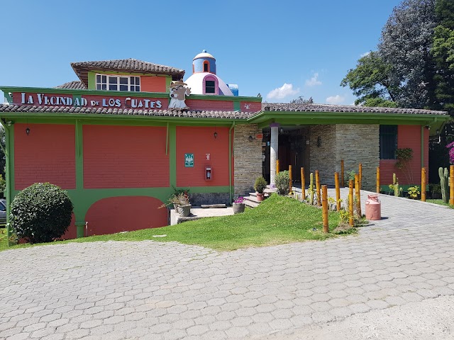 La Vecindad de Los Cuates - Cumbayá