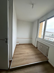 Photo n°29 de Kalafat Peinture Rochoise , Peinture/plâtrier & Déco. Nettoyage. Revêtement Sol/Parquet. Poseur de cuisine.Terrasse bois à La Roche-sur-Foron (Service de pose de parquet)