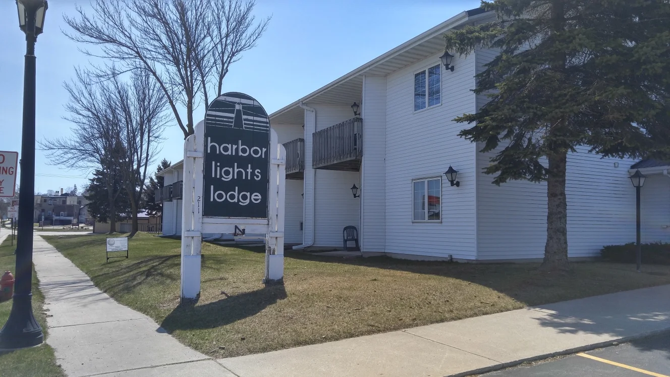 Harbor Lights Lodge