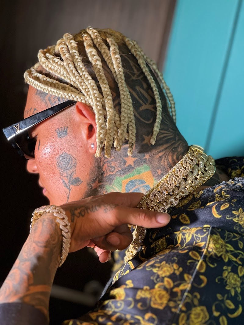 EMPIRE HOLLYWOOD 札幌店 (北広島)