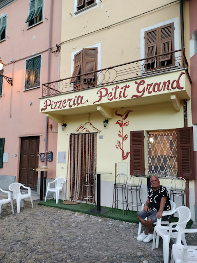 Petit grand