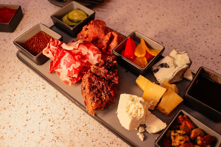 Boombots Pasta Shop by null