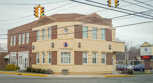 Commodore Bank - Visual