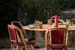 Photo n°25 de LA PETITE GUINGUETTE DU HAMEAU DES BAUX à Paradou (Restaurant)